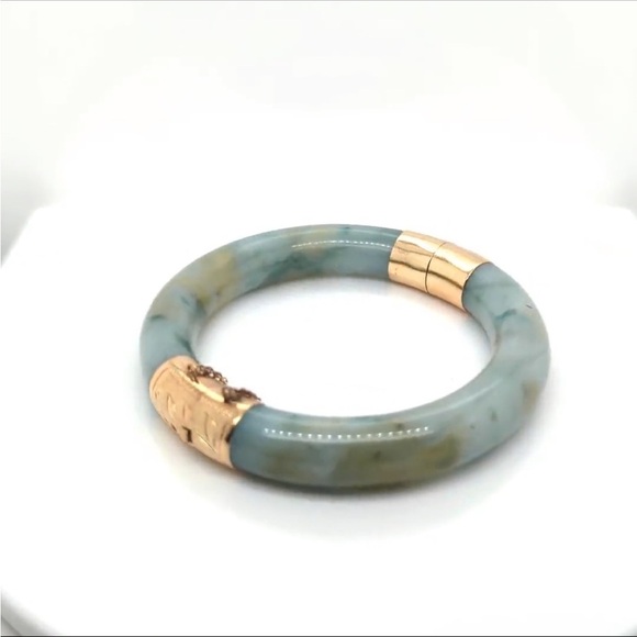 LAST DROP❤️❤️Vintage authentic 1940’s Jade & 14 Karat Gold Hinged Chinese Bangle - Picture 11 of 15